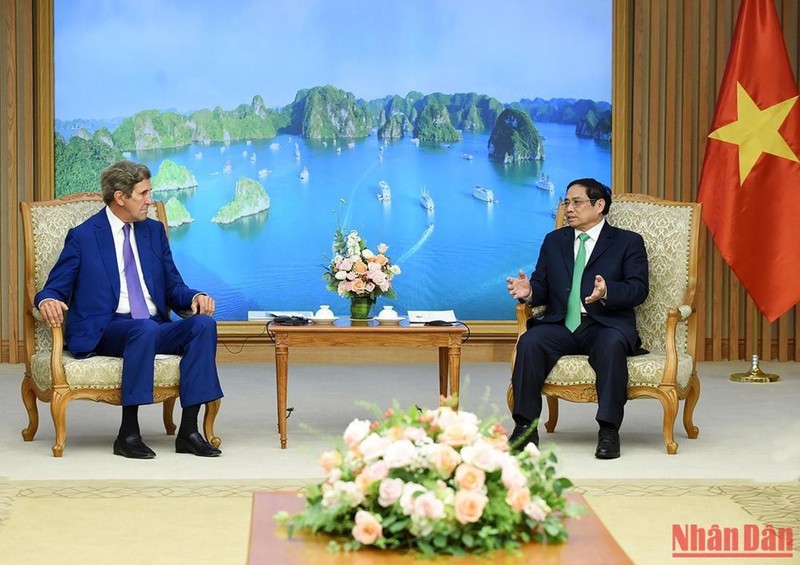 Vietnamese prime minister receives US presidential special climate envoy ảnh 2