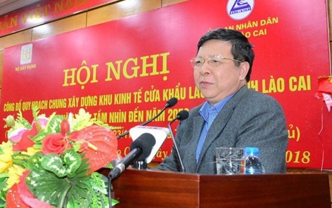 Le Ngoc Hung, vicepresidente del gobierno de Lao Cai, anuncia el plan. (Fuente: VNA)