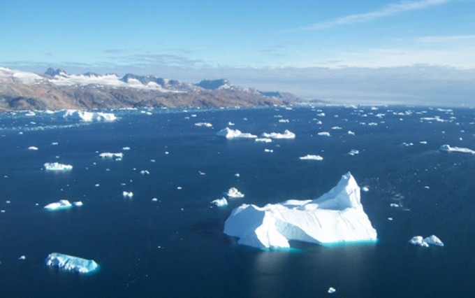 El aumento de cantidad de hielo derretido en los dos polos provoca el riesgo de subida del nivel del mar. (Fuente: hanoimoi.com.vn)