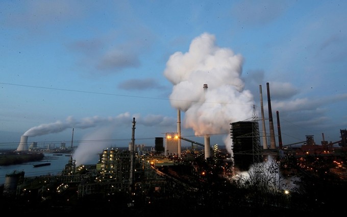 Emisiones de una planta siderúrgica. (Foto: Reuters)
