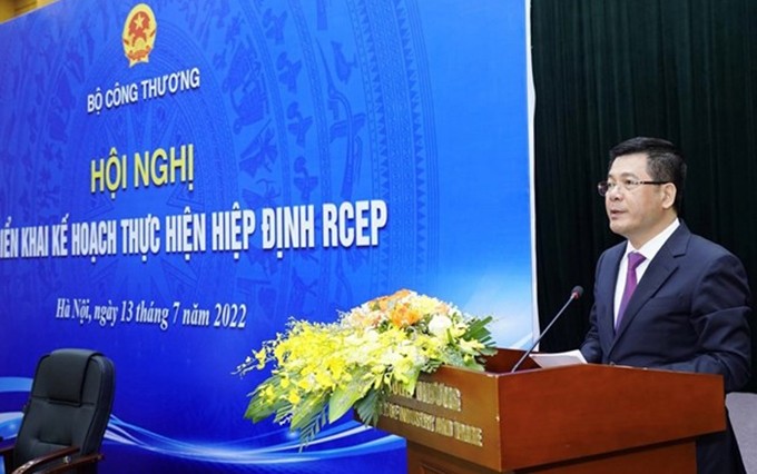 El ministro de Industria y Comercio, Nguyen Hong Dien habla en el evento. (Fotografía: VNA)