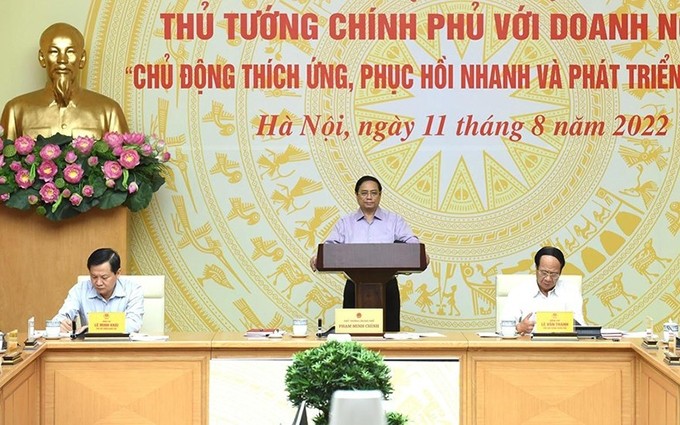 El primer ministro de Vietnam, Pham Minh Chinh preside la conferencia. (Fotografía: VNA)
