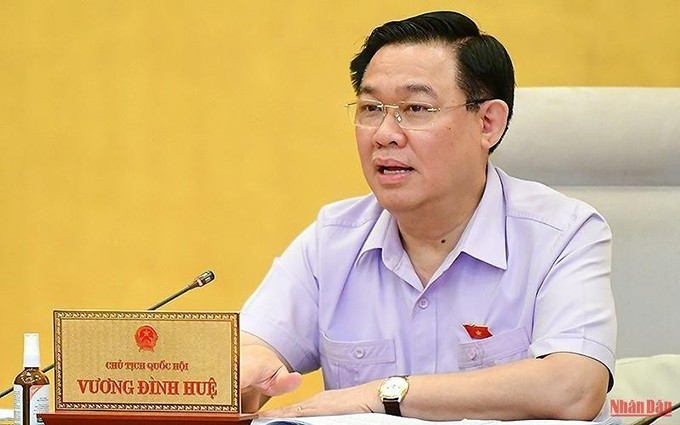 El presidente de la Asamblea Nacional de Vietnam, Vuong Dinh Hue, en la reunión. (Fotografía: Nhan Dan)