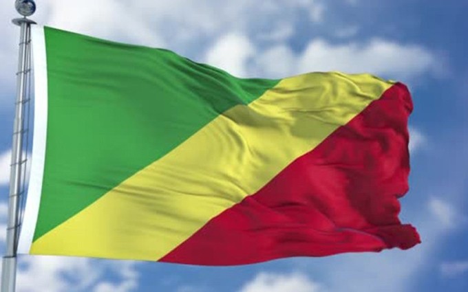 Bandera nacional de la República del Congo. (Fotografía: VNA)